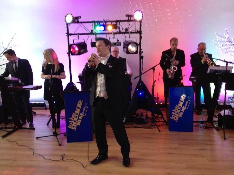 Singer: Live: Horns: Wedding